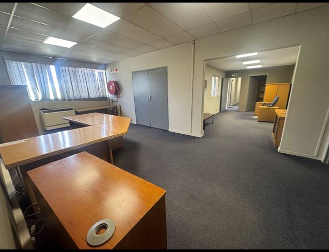 512M² OFFICE TO LET IN WYNBERG